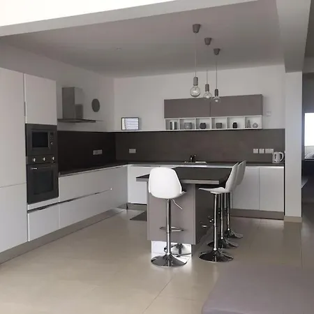 The One - 4 Bedroom St Julian's *